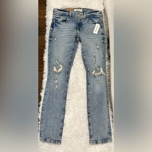 Pacsuns women’s jeans mid rise skinniest fit. Size (28x30)